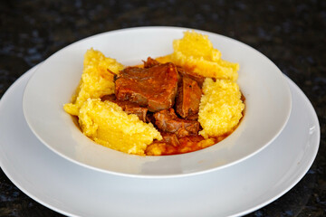 boiled, polenta, champignon, potatoes, lingua, brazilian disch, tongue, beef, cow, plate, sauce, comida de verdade, parsley, madeira sauce, rustic food, dairy, bovina, paraná, língua ao molho madeira,