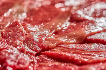 しゃぶしゃぶ用の薄切り肉のクローズアップ