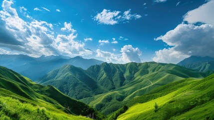 Obraz premium Green Mountains under the Blue Sky