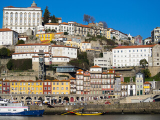 Fototapeta premium Oporto Douro riverside neighbourhood seen from Vila Nova de Gaia