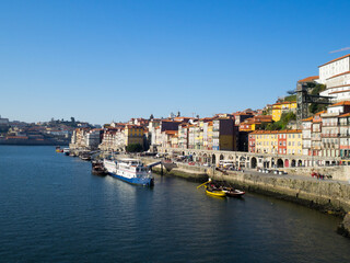 Fototapeta premium Riberira neighbourhood riverfront buildings, Oporto