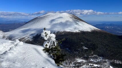 黑斑山からの眺望・雪の花と浅間山