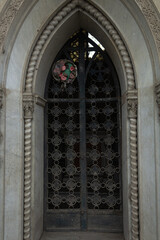 Presbítero Maestro Cemetery Museum - sculpture and architecture - door