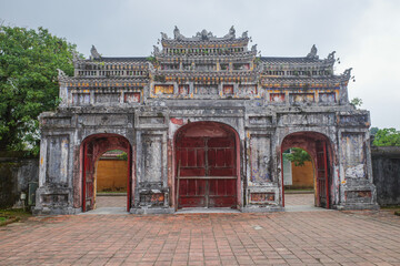 Obraz premium Hue, Vietnam - 6 Feb, 2024: Gate arch at the Imperial Citadel, Hue, Vietnam