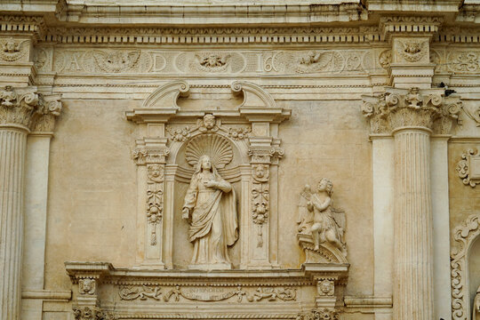 Mesagne, chiese e dettagli dell'architettura religiosa  barocca, Brindisi, Puglia. Italia