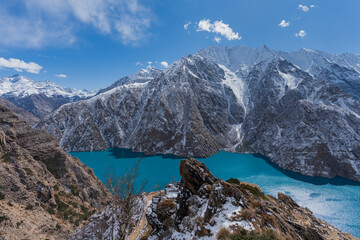 Obraz premium Shey Phoksundo Lake, Ringmo Lake - Shey Phoksundo National Park - Dolpo - Western Nepal