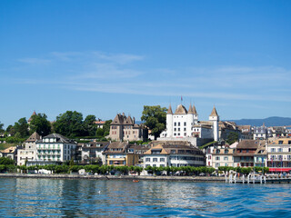 Fototapeta premium Nyon by Lake Geneva with the castle atop the city