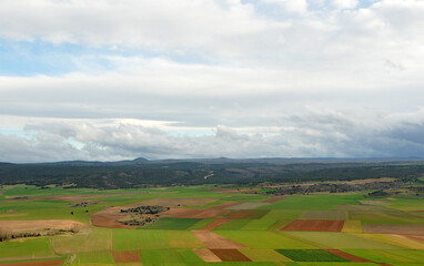 Fototapeta premium campos de cultivo en primavera