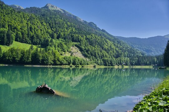 Lac de Montriond in den franz&ouml;sischen Alpen