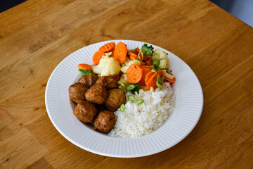 Meatballs with vegetables for lunch