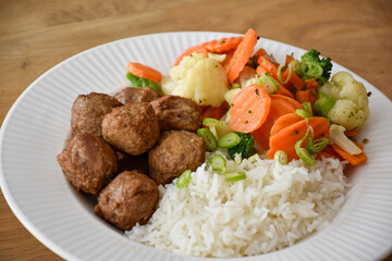 Meatballs with vegetables for lunch