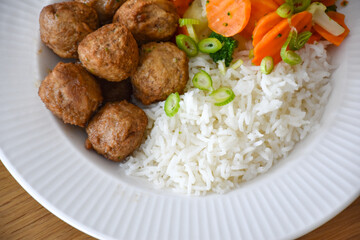 Meatballs with vegetables for lunch