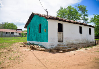 house in the Brazilian northeast, rural house, Brazilian northeast, humble house, brazil, delivery of basic food baskets in rural areas, rural landscape, old house in the countryside, abandoned house