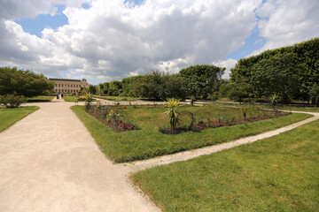 Obraz premium Jardin des plantes à Paris et plates-bandes