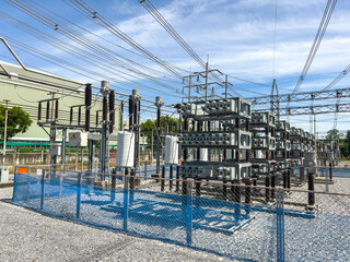 Capacitor bank set comprising circuit breaker, disconnecting switch, reactor, and current transformer for a 115 kV system