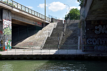 view of la villette Park, serie photos of the garden of Paris.