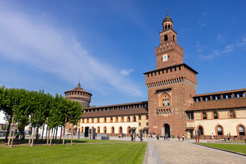 Castello Sforzesco – ceglany zamek w Mediolanie © Grzegorz