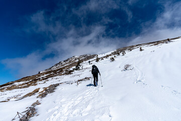 残雪期の日光白根山