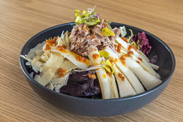  a salad that focuses on cheese as the main ingredient