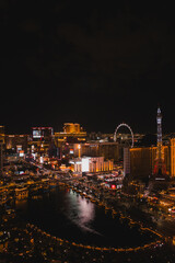 Leuchtende Skyline von Las Vegas bei Nacht