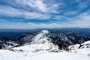 Fototapeta premium 残雪期の武尊山