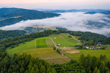 Muszyna Góra Malnik wieża widokowa poranek lato, dron © Maciej G. Szling