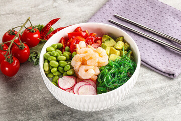 Hawaian cuisine - Poke with cocktail shrimps