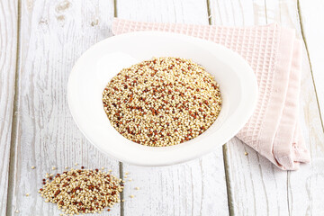 Raw dry quinoa cereal grain