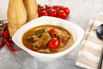 Yellow Thai curry with beef