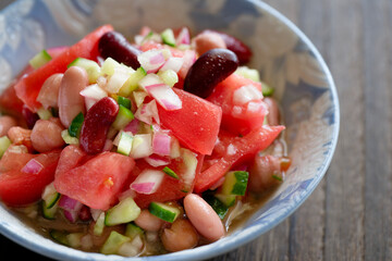 ミックスビーンズとトマトのズサラダ