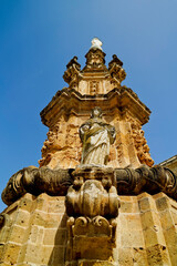 Obraz premium Piazza Salandra con il palazzo di Città e Sedilee la Guglia dell'Immacolata. Nardò, Lecce,Puglia,Italia