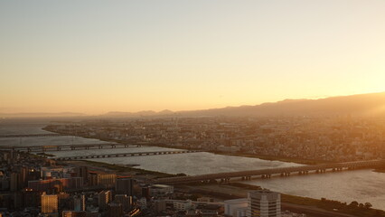日本の都会の夕焼け