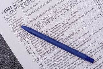 Fill out US tax form 1041 for verification and refund