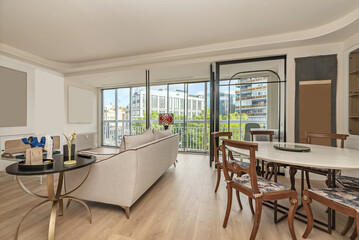 use minimalist elements such as minimalist chairs and tables and leave free space to create an open environment 2