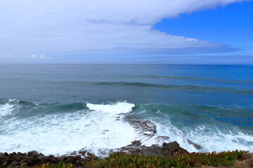 Paisagens e vistas  da Costa marítima portuguesa com as suas praias e ambiente marítimo