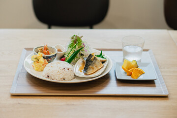 カフェ　定食