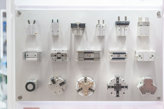 Pneumatic Grippers Display