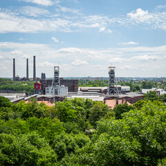 Obraz premium Kopalnia Węgla Kamiennego Bobrek - Bytom / Piekary Śląskie - Zielony krajobraz 