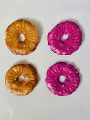 magenta pretzel