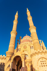Obraz premium Beautiful Al Mustafa Mosque in Old Town of Sharm El Sheikh in Egypt, at sunset