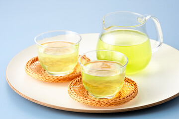 冷たい緑茶　グリーンティー