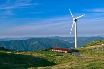 四国カルストの風車