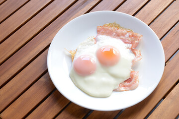 ベーコンエッグ