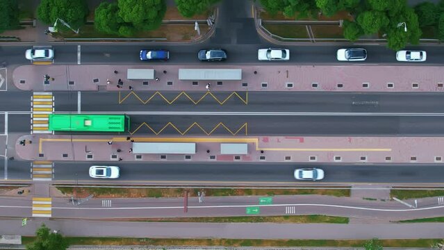 Dedicated bus line in the city, bus rapid transit (BRT)