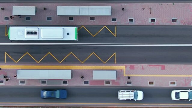 Dedicated bus line in the city, bus rapid transit (BRT)