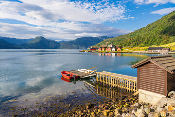 Blick über den Åkrafjord in Norwegen
