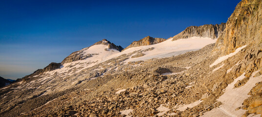 Aneto glacier and peak, viewed from Portillón Superior (Benasque Valley, Spain, Pyrenees)