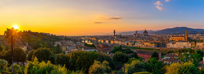 Panoramic sunset view of Florence, Ponte Vecchio, Palazzo Vecchio and Florence Duomo, Italy