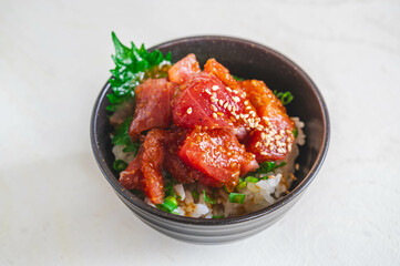 まぐろ丼