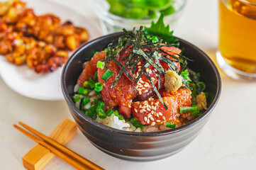 まぐろ丼